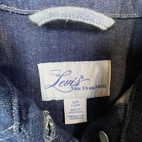 Levi's Jacket Women's Long Sleeve Button Down Trucker Denim Blue Size Small - Picture 8 of 9